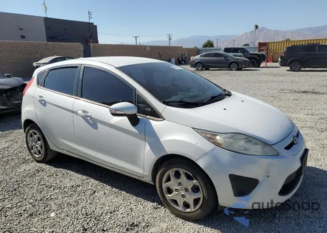 2013 Ford Fiesta Se z USA, uszkodzony, nr VIN 3FADP4EJ7DM214935